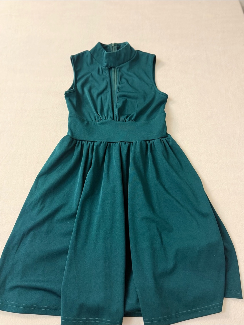 Emerald Dark Green Mock Neck Keyhole Sleeveless Fit & Flare Skater Dress Small
